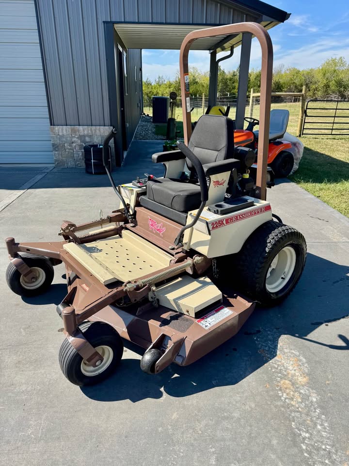 2016 Grasshopper 225K